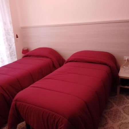 Albergo Maria Cristina Esperia Dış mekan fotoğraf